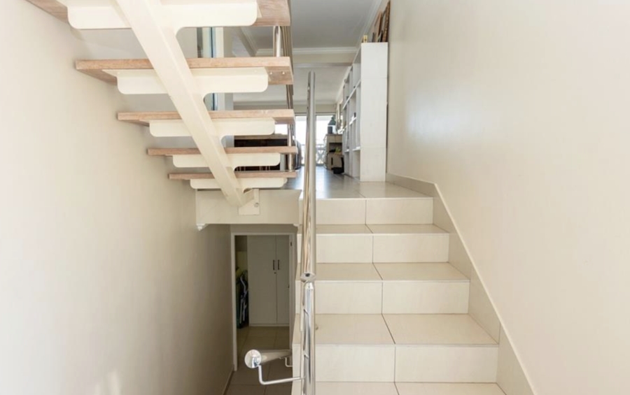 5 Bedroom Property for Sale in Paradise Beach Western Cape